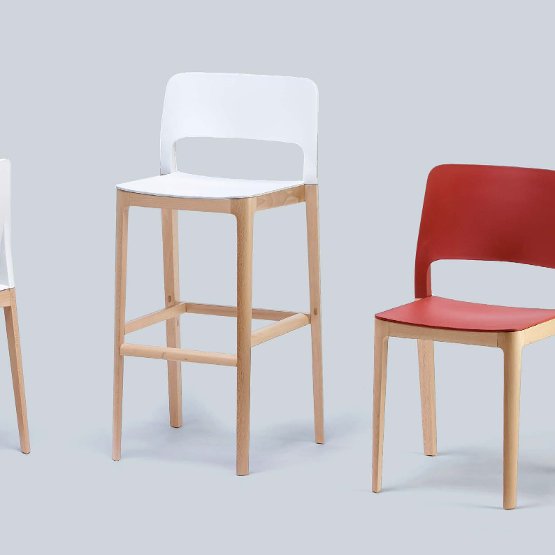 Chaise et Tabouret - C 700 - Contract - Columbia